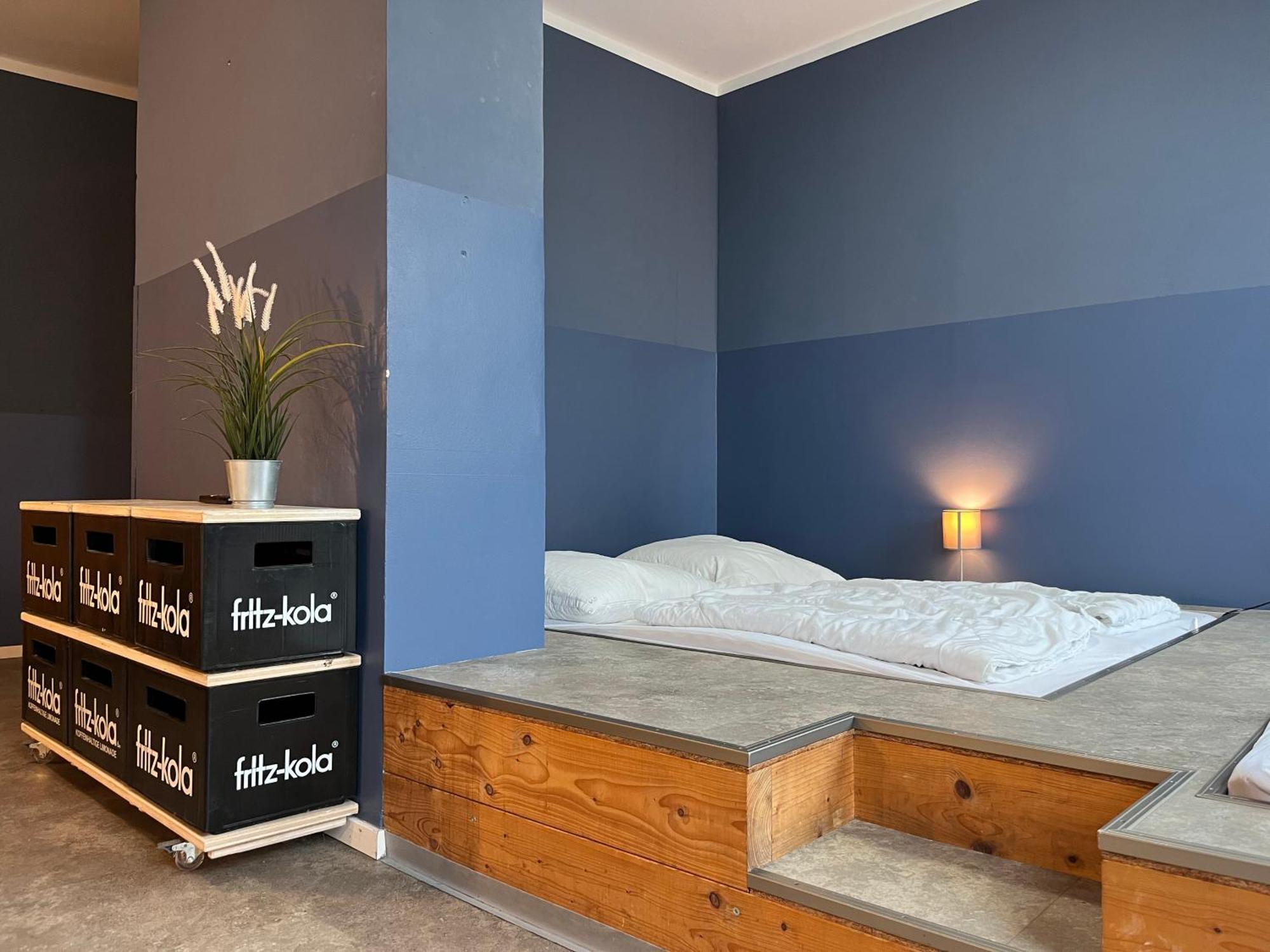 Blue Doors Hostel Ktv Rostock Exteriör bild